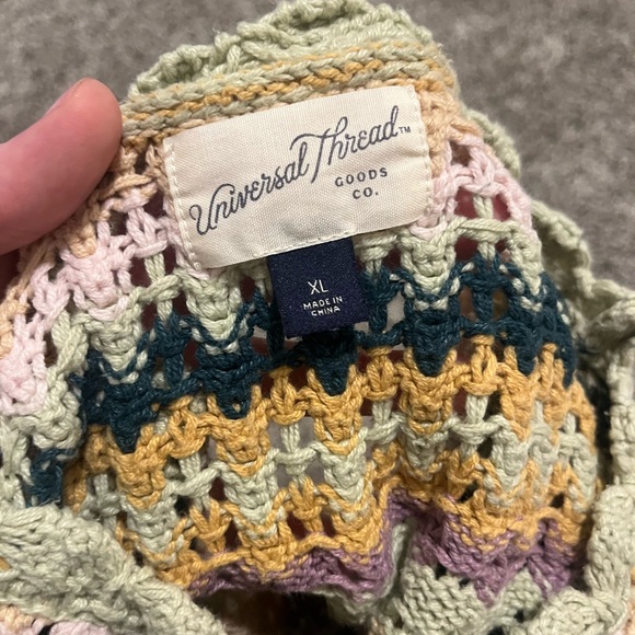 Universal Thread Crochet Top - Picture 3 of 3